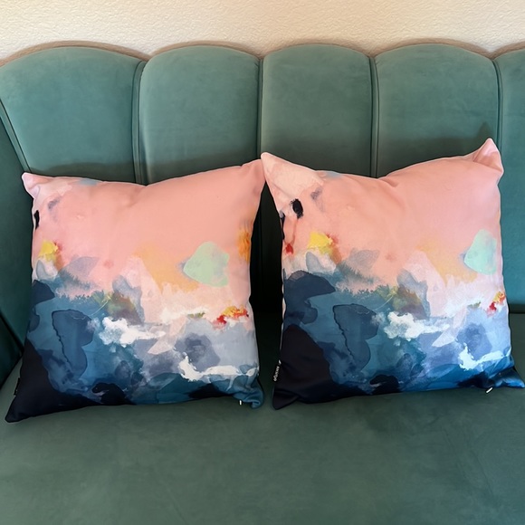 Society 6 Abstract Throw Pillows-NWO tags. 2 weeks old. Custom made - Picture 2 of 5